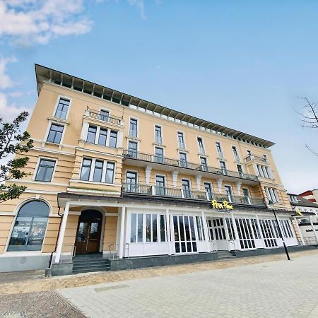 Ferienwohnung Berringer, Scholle, direkt an der Promenade Rostock Exterior foto